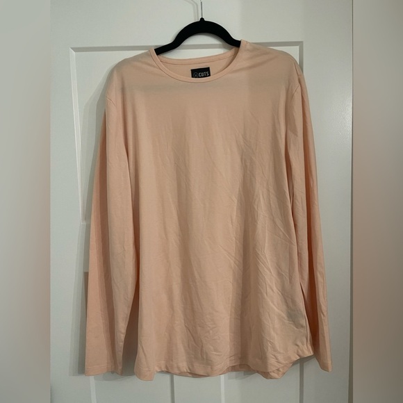 NWOT Cuts Curved Hem Long Sleeve Tshirt Size XL - Picture 1 of 5